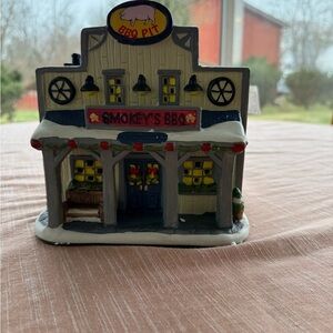 Smokey's BBQ Decorative Figurine - Multicolor